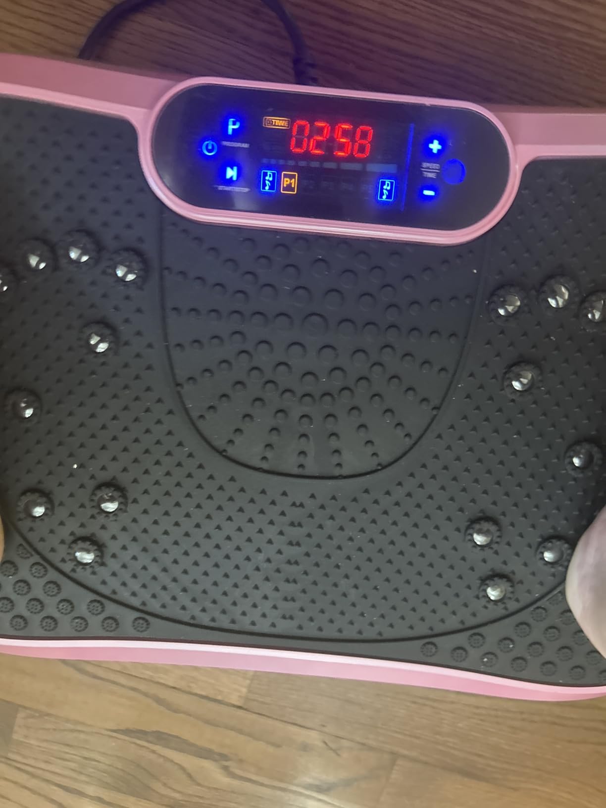 AXV Vibration Plate Fitness Platform Exercise Machine Vibrating Shaking Full Body Shaker Workout Vibrate Stand Shake Board Sport for Weight Loss Fat Burner for Gym Home Office customer photo 2