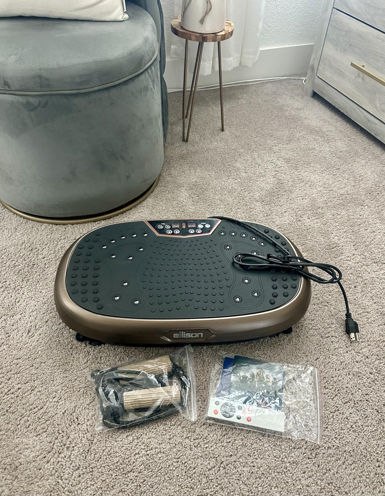 EILISON FitMaxx 3D XL Vibration Plate Exercise Machine - Whole Body Workout Vibration Platform w/Loop Bands - Lymphatic Drainage Machine for Weight Loss, Shaping, Recovery customer photo 1