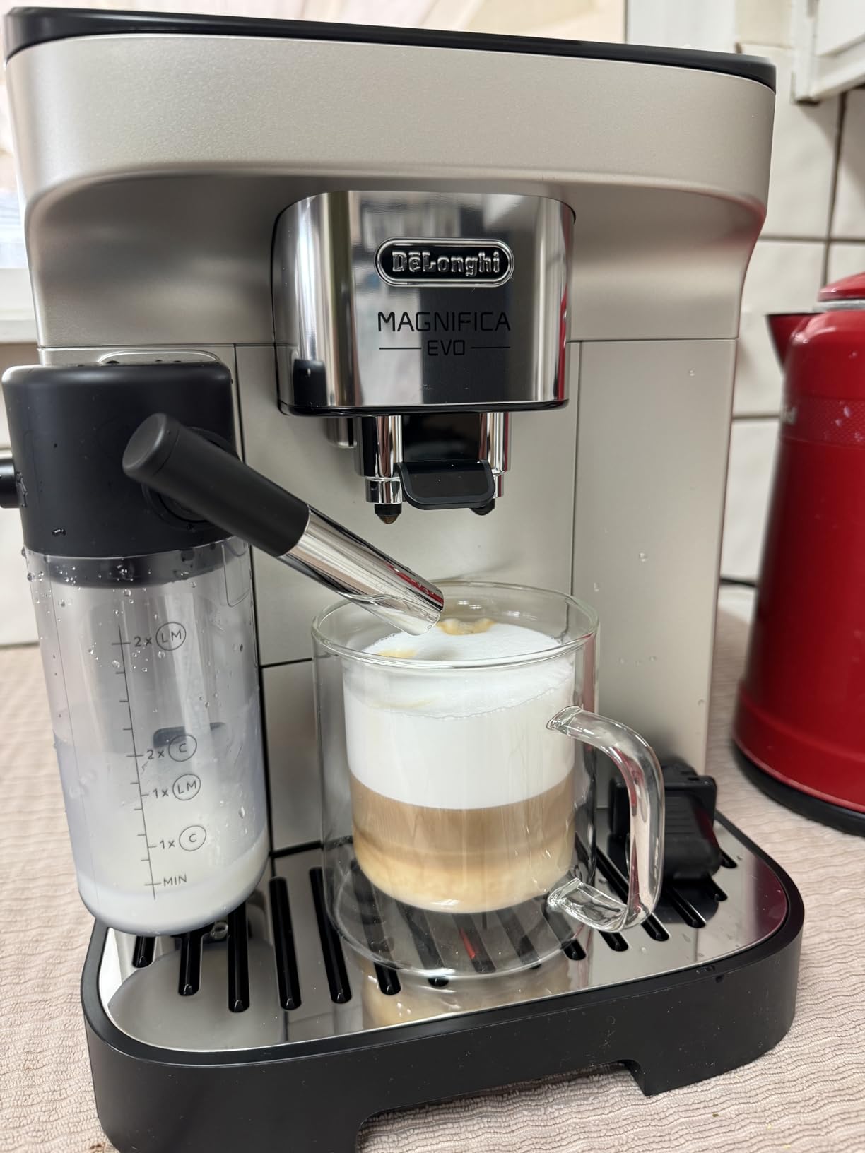De'Longhi Magnifica Evo Automatic Espresso Machine, Milk Frother, Silver customer photo 2