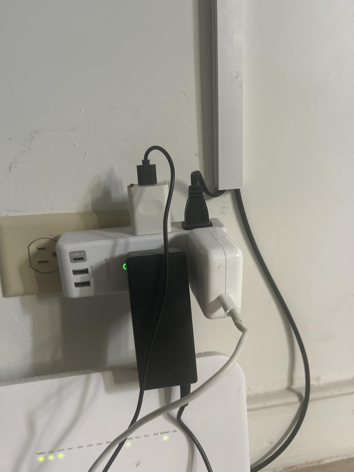 Surge Protector Outlet Extender with Rotating Plug, Multi Plug Wall Outlet | 6 AC Outlet Splitter 4 USB Ports (2 USB C), 1800J USB Wall Charger customer photo 2