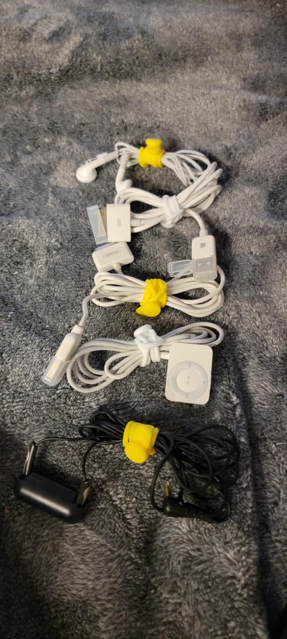 24Pcs Silicone Cable Straps Cord Organizer for Bundling Earphone, Phone Charger, Computer Cords, Reusable Cable Ties Wire Organizer in Home, Office, Kitchen, School customer photo 2