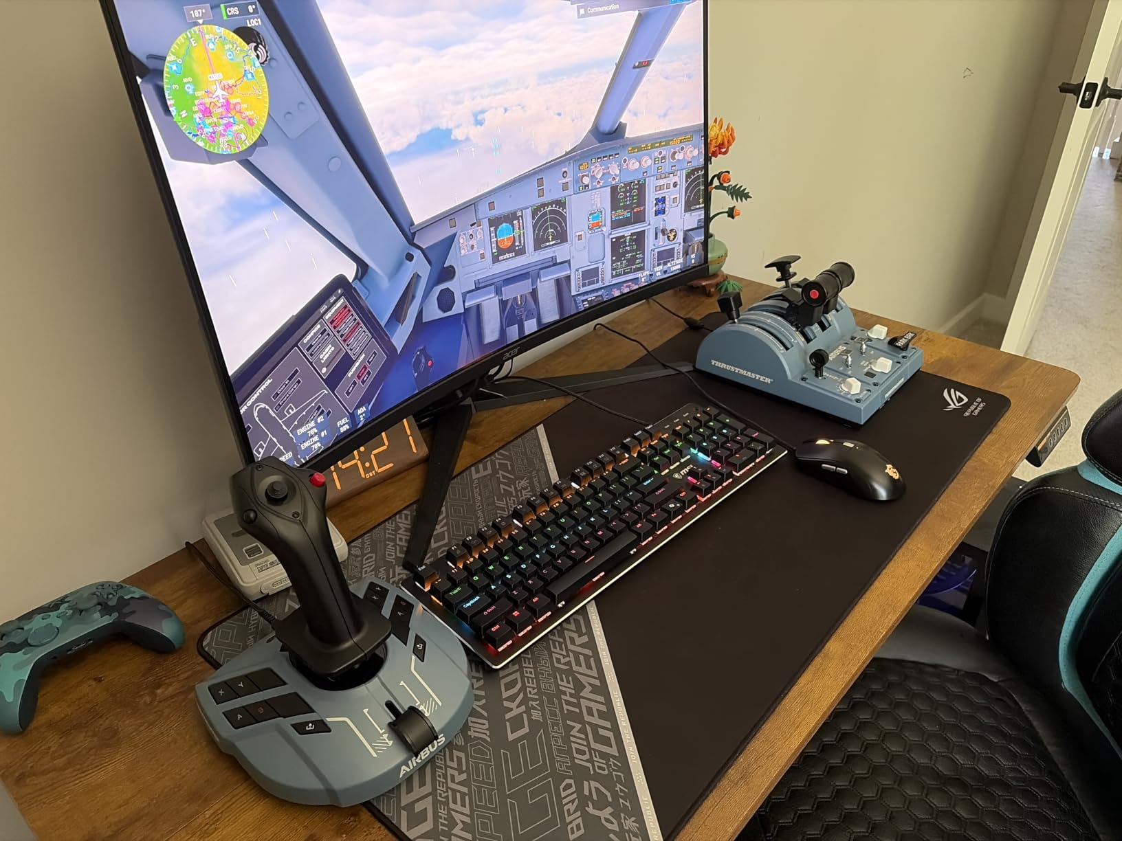 Thrustmaster TCA Captain Pack X Airbus Sidestick & Throttle - XBOX & PC | A320 1:1 replica, 14 remappable buttons, thrust reverser, twist rudder, 31 mappable quadrant buttons, 4 axes, for MSFS customer photo 1