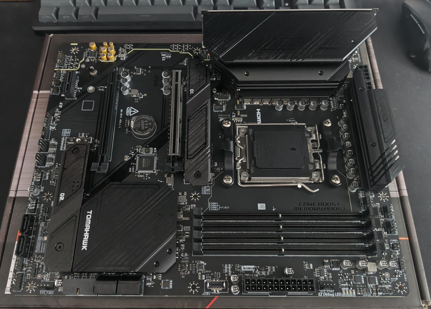 MSI MAG B650 Tomahawk WiFi Gaming Motherboard (AMD Ryzen 9000/8000/7000 Series Processors, AM5, DDR5, PCIe 4.0, M.2, SATA 6Gb/s, USB 3.2 Gen 2, HDMI/DP, Wi-Fi 6E, Bluetooth 5.3, 2.5Gbps LAN, ATX) customer photo 2