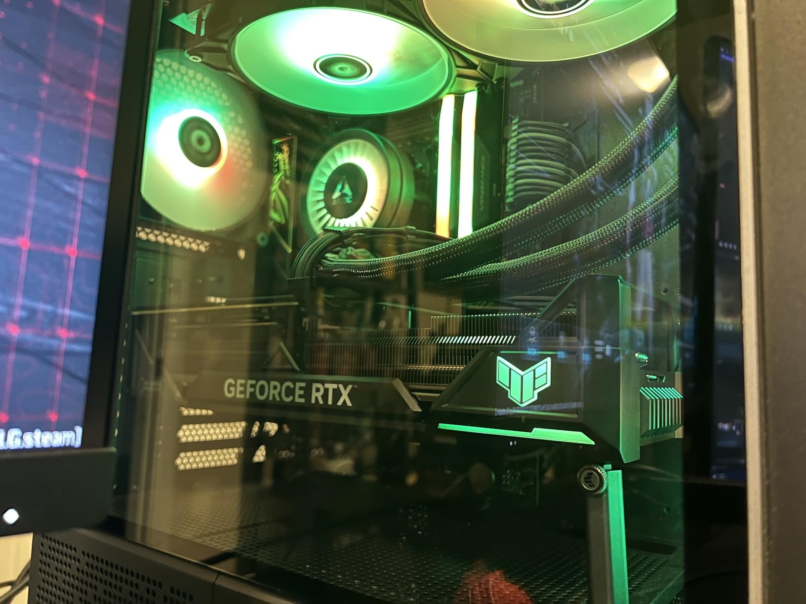 ASUS TUF Gaming NVIDIA GeForce RTX 4090 OC Edition Gaming Graphics Card, 24GB GDDR6X customer photo 2