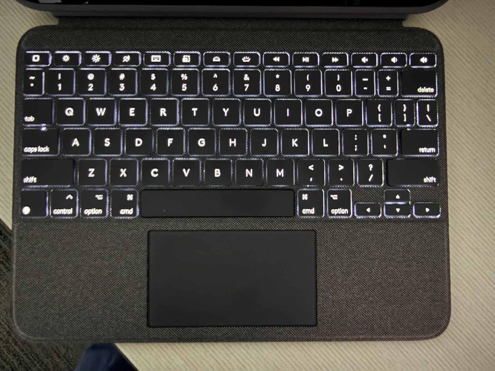 Logitech Combo Touch, Detachable iPad Keyboard Case (10th gen and A16) with Large Precision Trackpad, Full-Size Backlit Keyboard, and Smart Connector Technology - Oxford Gray customer photo 1