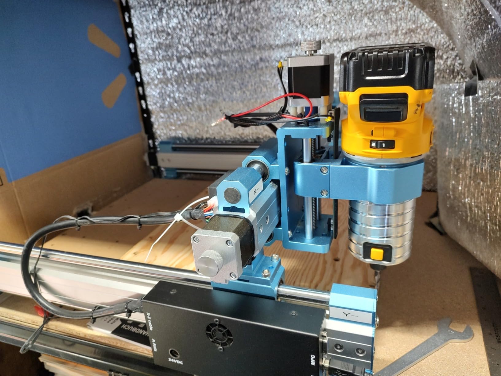 Genmitsu CNC Router Machine 4040-PRO for Metal Acrylic Cutting Milling, GRBL Control, Lead Screw Driven, 3 Axis Engraving, Working Area 15.7 x 15.7 x 3.1 inches customer photo 1