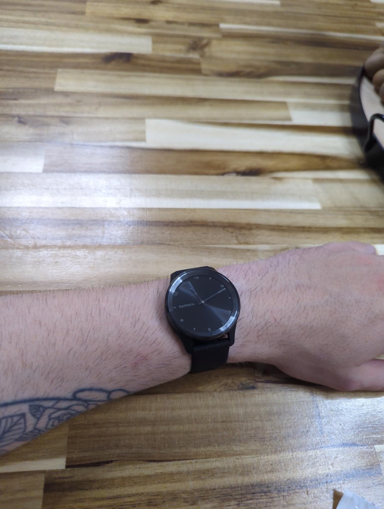 Garmin vivomove Trend, Stylish Hybrid Smartwatch, Long-Lasting Battery Life, Dynamic Watch Hands and Touchscreen Display, Peach Gold customer photo 1