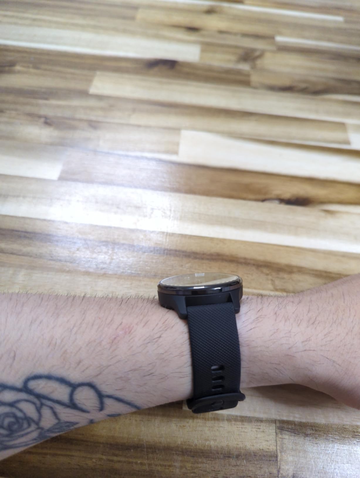 Garmin vivomove Trend, Stylish Hybrid Smartwatch, Long-Lasting Battery Life, Dynamic Watch Hands and Touchscreen Display, Peach Gold customer photo 2