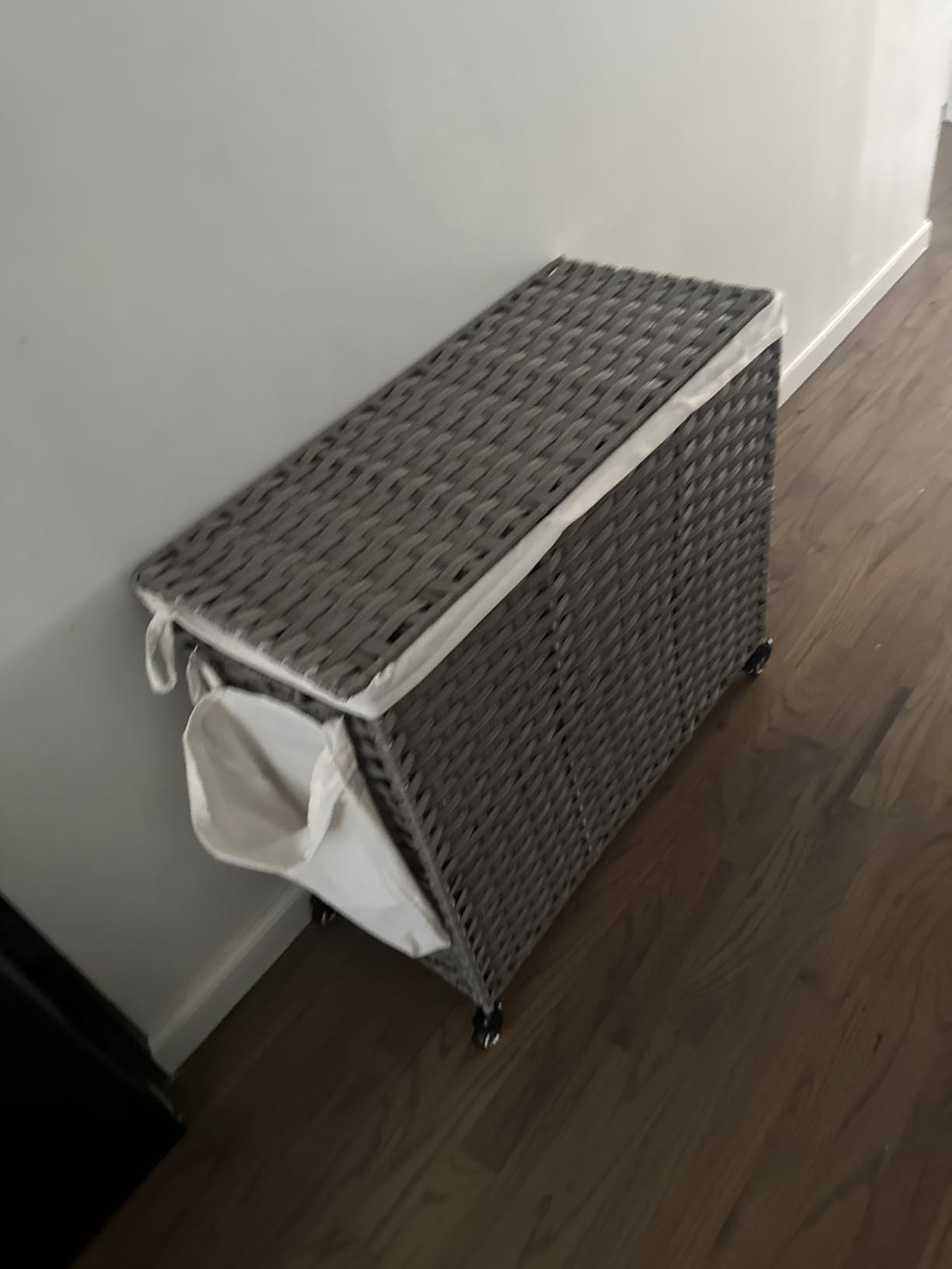SONGMICS Laundry Hamper with Lid, 42.3 Gallons (160 L), Rolling Laundry Basket with Wheels, 3-Section Synthetic Rattan, Removable Liner, Bedroom, 29.9 x 13 x 26 Inches, Natural ULCB365N01 customer photo 2