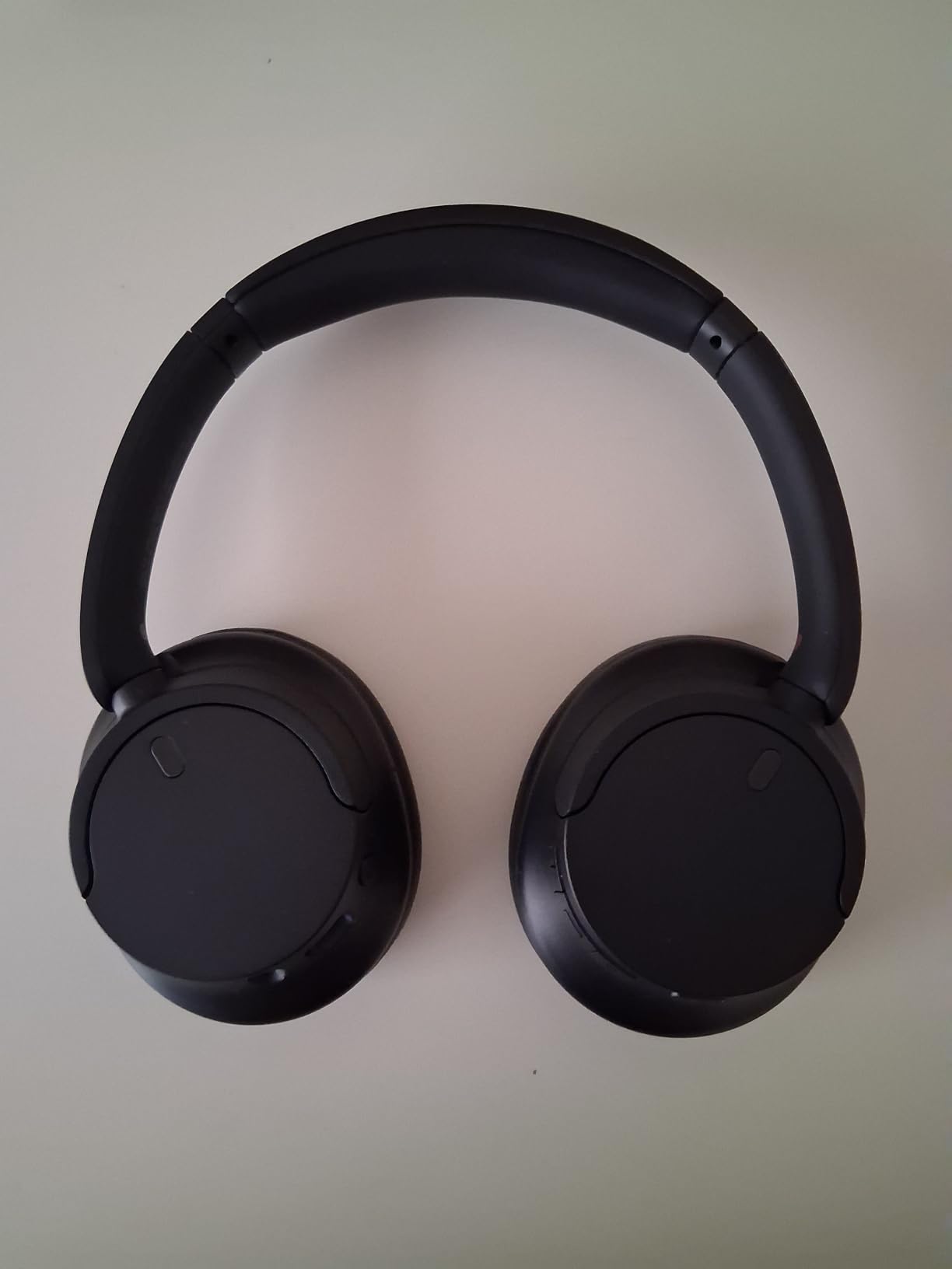 Sony WH-CH720N Noise Canceling Wireless Headphones Bluetooth Over The Ear Headset with Microphone and Alexa Built-in, White New customer photo 2