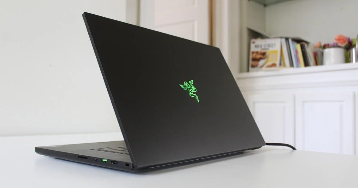 Razer Blade 16 Gaming Laptop: NVIDIA GeForce RTX 4070 - 13th Gen Intel 24-Core i9 HX CPU - 16
