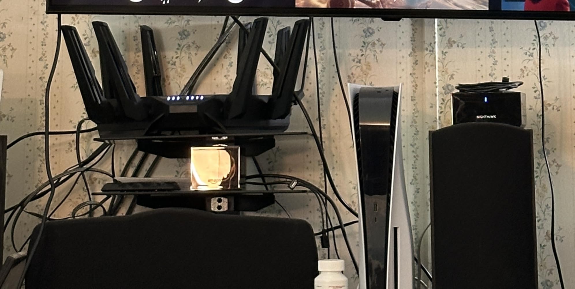ASUS RT-BE96U BE19000 Tri-Band Performance WiFi 7 Extendable Router with 6GHz Support, Dual 10G Port, 320Mhz, Lifetime Internet Security, MLO, Multi-RU Puncturing, AiMesh Support customer photo 1