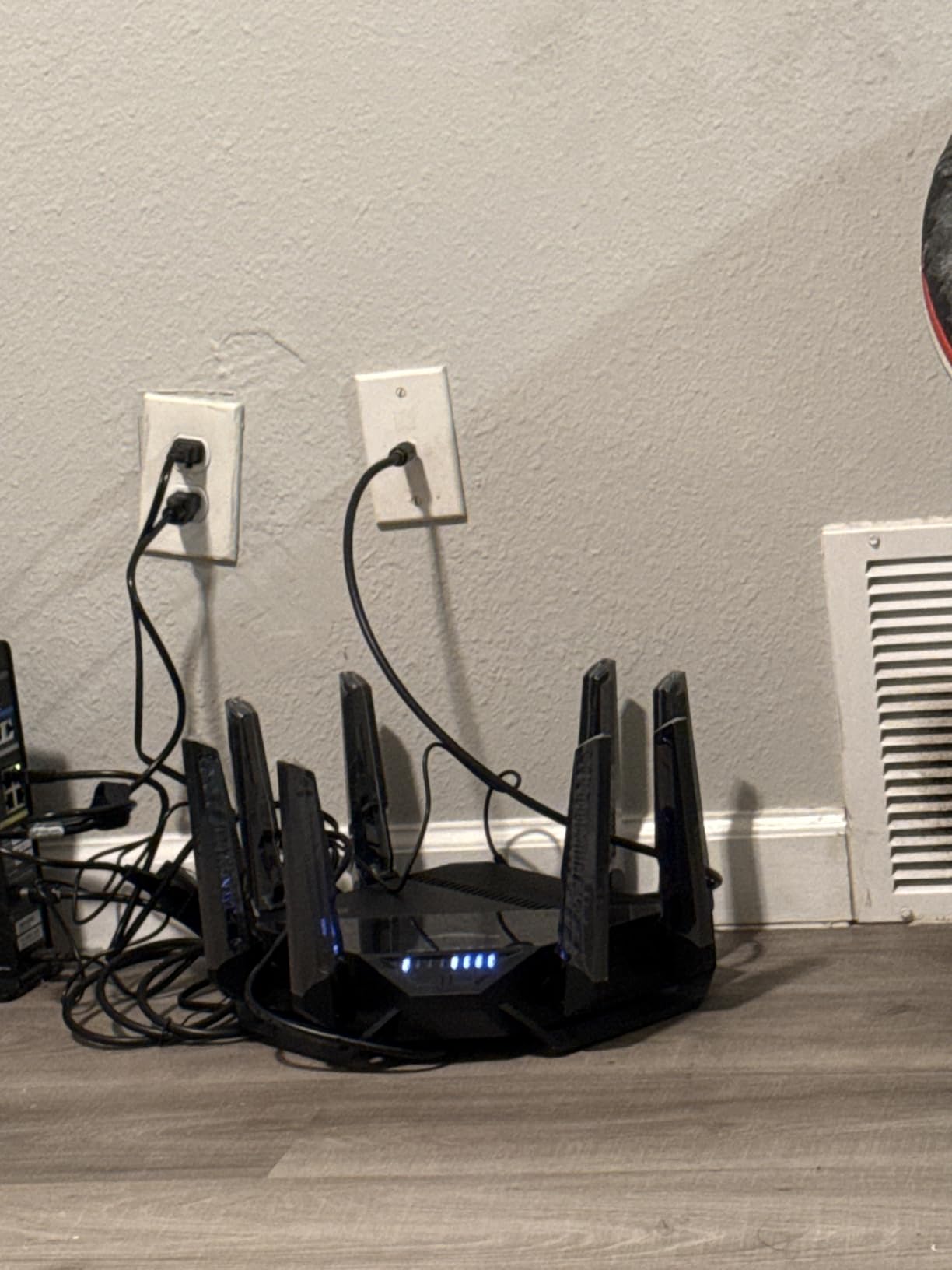 ASUS RT-BE96U BE19000 Tri-Band Performance WiFi 7 Extendable Router with 6GHz Support, Dual 10G Port, 320Mhz, Lifetime Internet Security, MLO, Multi-RU Puncturing, AiMesh Support customer photo 2
