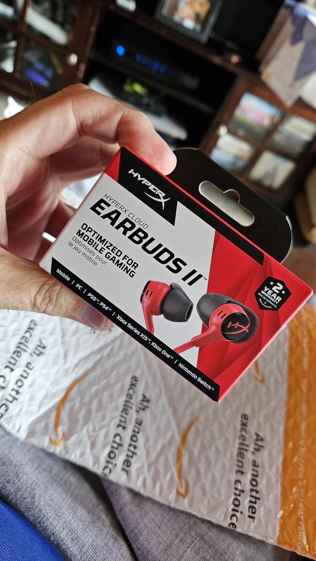 HyperX Cloud Earbuds II - 14mm Drivers, Four Eartips, Hard-Shell Carrying Case, Low-Profile 90 Degree Plug, 3.5mm Plug, Built-in Microphone, Multi-Function Button, PC, Mobile, Nintendo Switch - Black customer photo 2