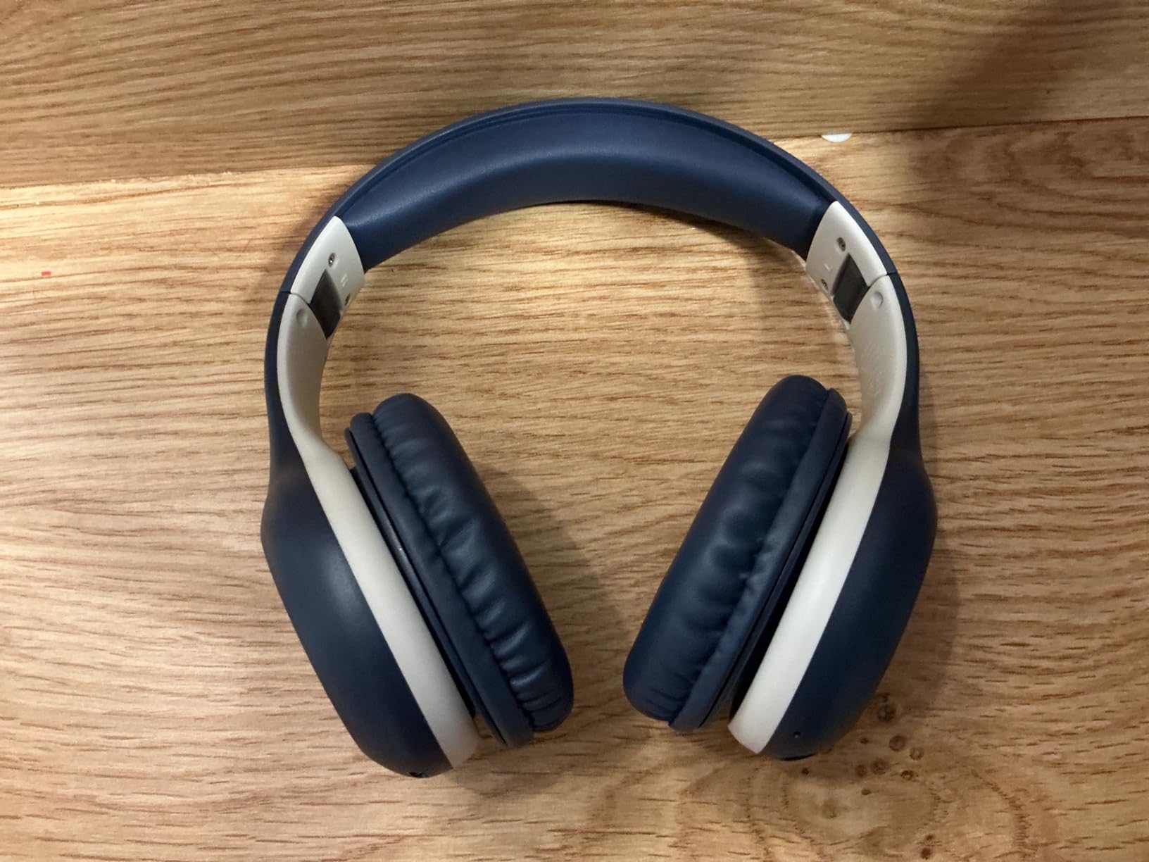 EarFun K2 Kids Bluetooth Headphones for School, Kids Headphones with Mic customer photo 1