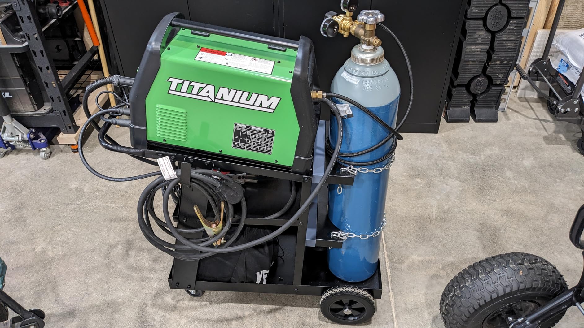 YESWELDER Welding Cart for TIG MIG Welder and Plasma Cutter, Tilt-Table Large Storage 360° Rolling Welding Trolley customer photo 2