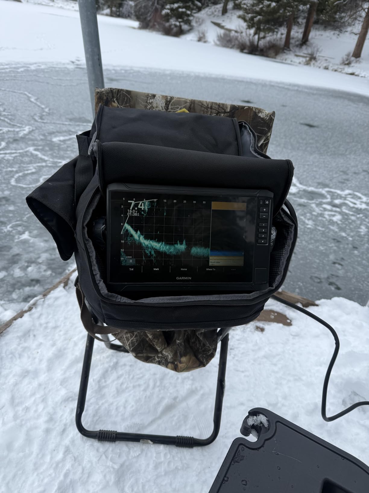 Garmin LiveScope Plus Ice Fishing Bundle LI with Garmin Navionics+ Maps for U.S. Inland customer photo 1