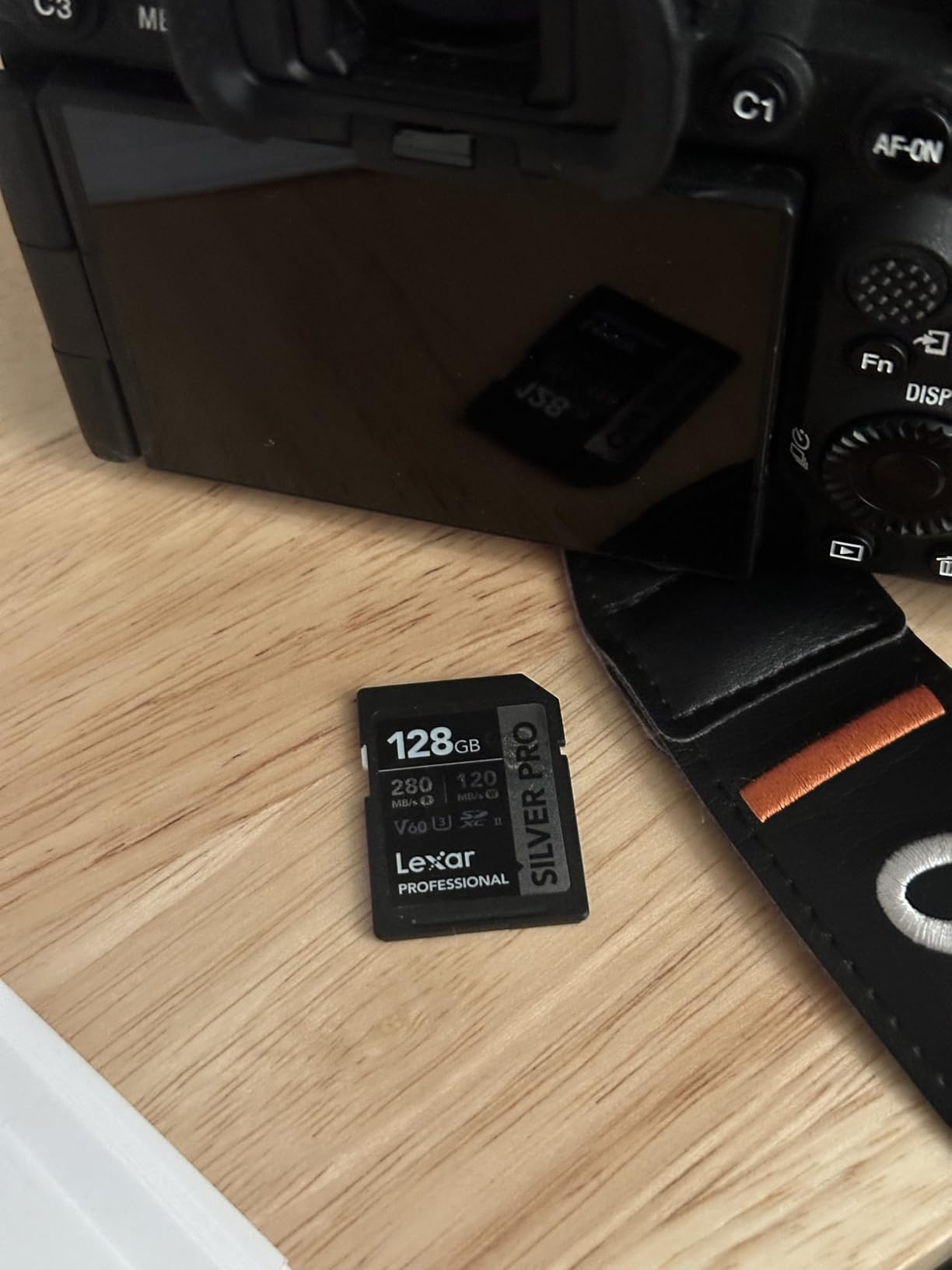 Lexar 128GB Silver PRO SD Memory Card, 280MB/s Read, 4K, V60, U3, UHS-II | Compatible w/ Canon, Sony, Nikon, Ideal for Professional Photographer, Videographer, Enthusiast, LSDSIPR128G-BNNNU customer photo 2