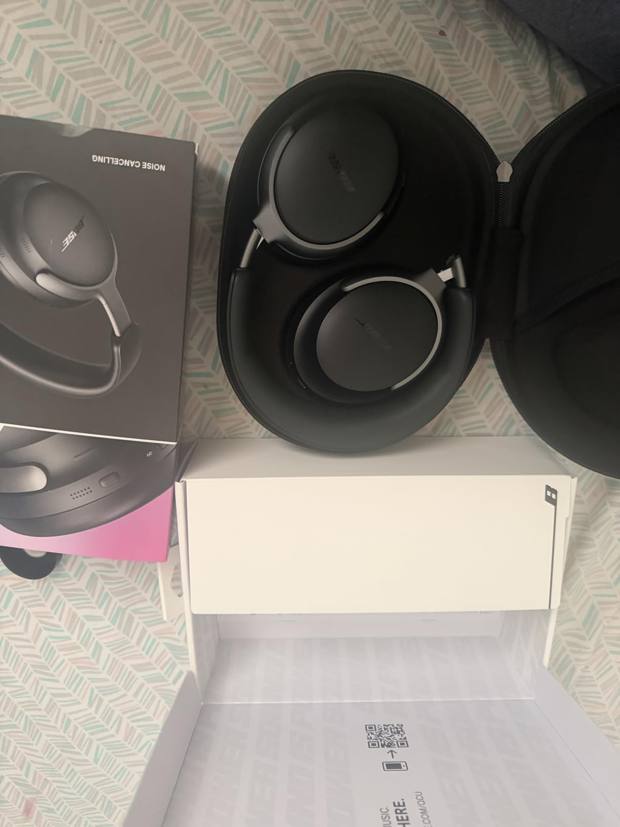 Bose QuietComfort Ultra Bluetooth Headphones, Wireless Headphones with Spatial Audio, Over Ear Noise Cancelling with Mic, Up to 24 Hours of Playtime, Black customer photo 1