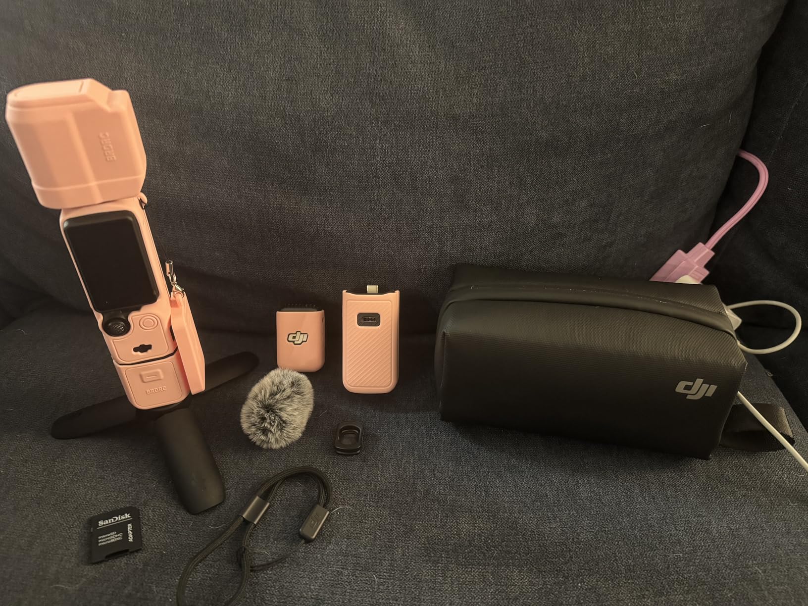 DJI Osmo Pocket 3 Creator Combo, Vlogging Camera with 1