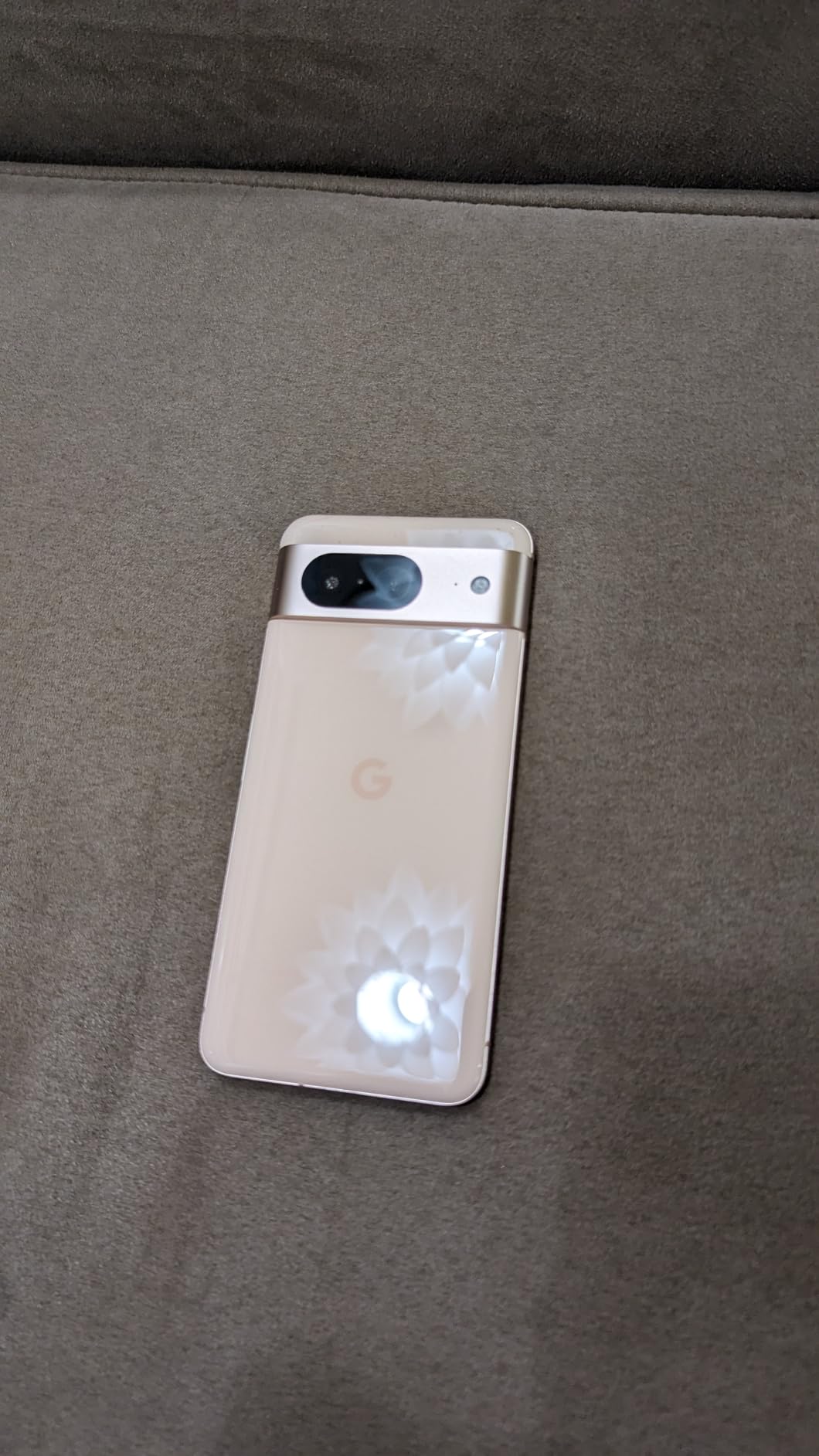 Pixel 8 - Unlocked Android Smartphone with Advanced Pixel Camera, 24-Hour Battery, and Powerful Security - Obsidian - 128 GB customer photo 1