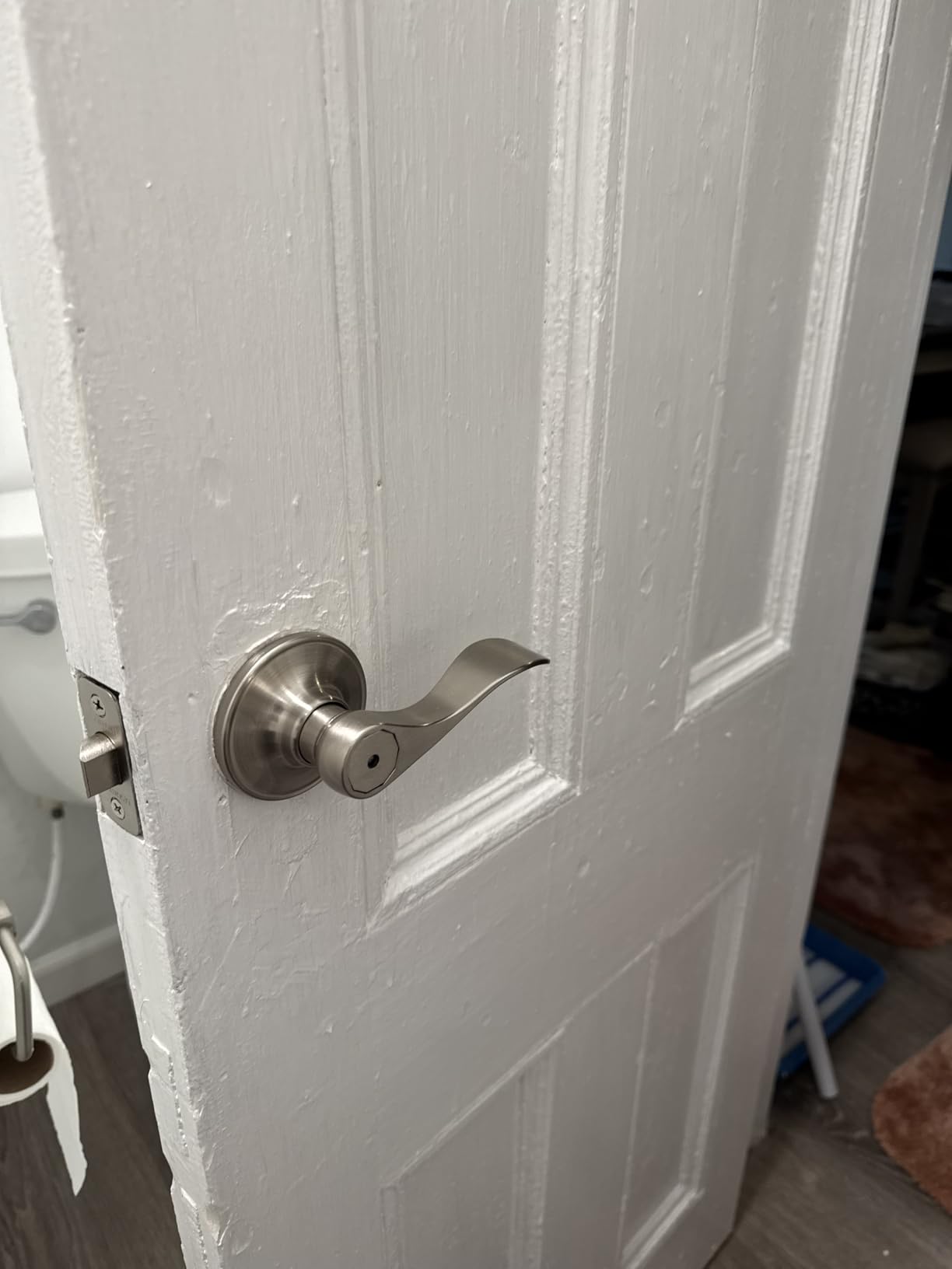 Design House Springdale Privacy Bedroom Bathroom Interior Door Lever Handle Lockset with Lock, Satin Gold, 6.375 in x 1.94 in x 2.625 in, Item 728907 customer photo 1