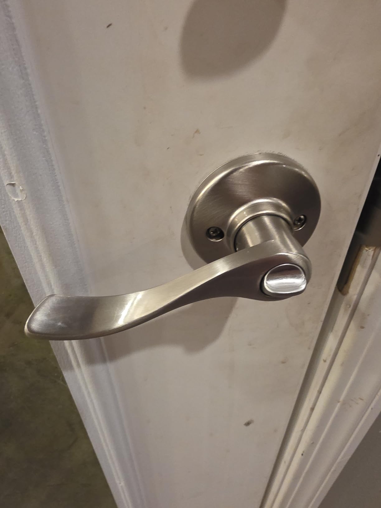 Design House Springdale Privacy Bedroom Bathroom Interior Door Lever Handle Lockset with Lock, Satin Gold, 6.375 in x 1.94 in x 2.625 in, Item 728907 customer photo 2