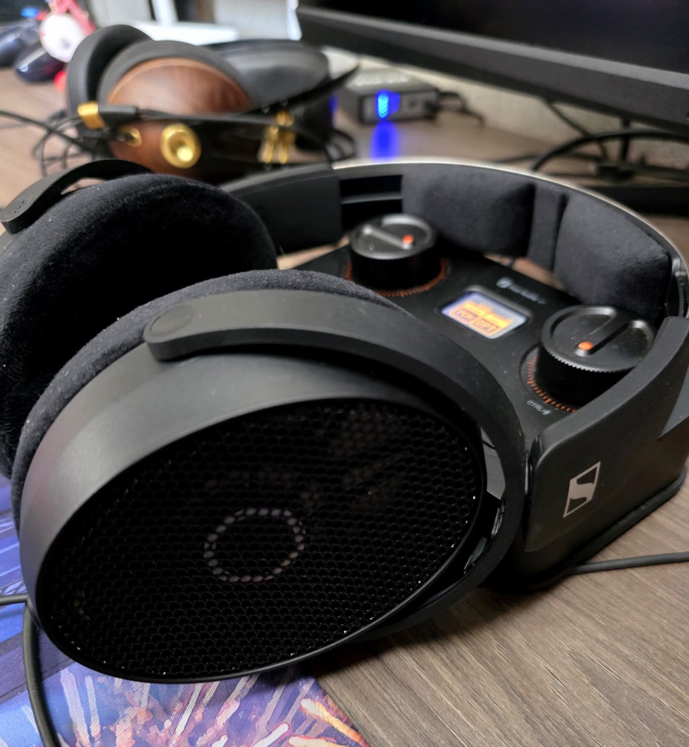 HD 490 PRO Open-Back Professional Headphone customer photo 2