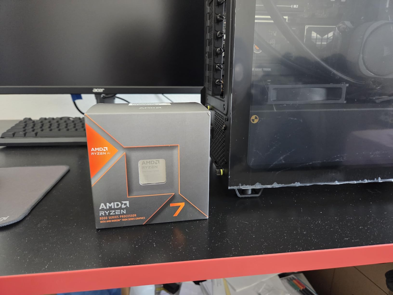 AMD Ryzen 7 8700G 8-Core, 16-Thread Desktop Processor customer photo 1