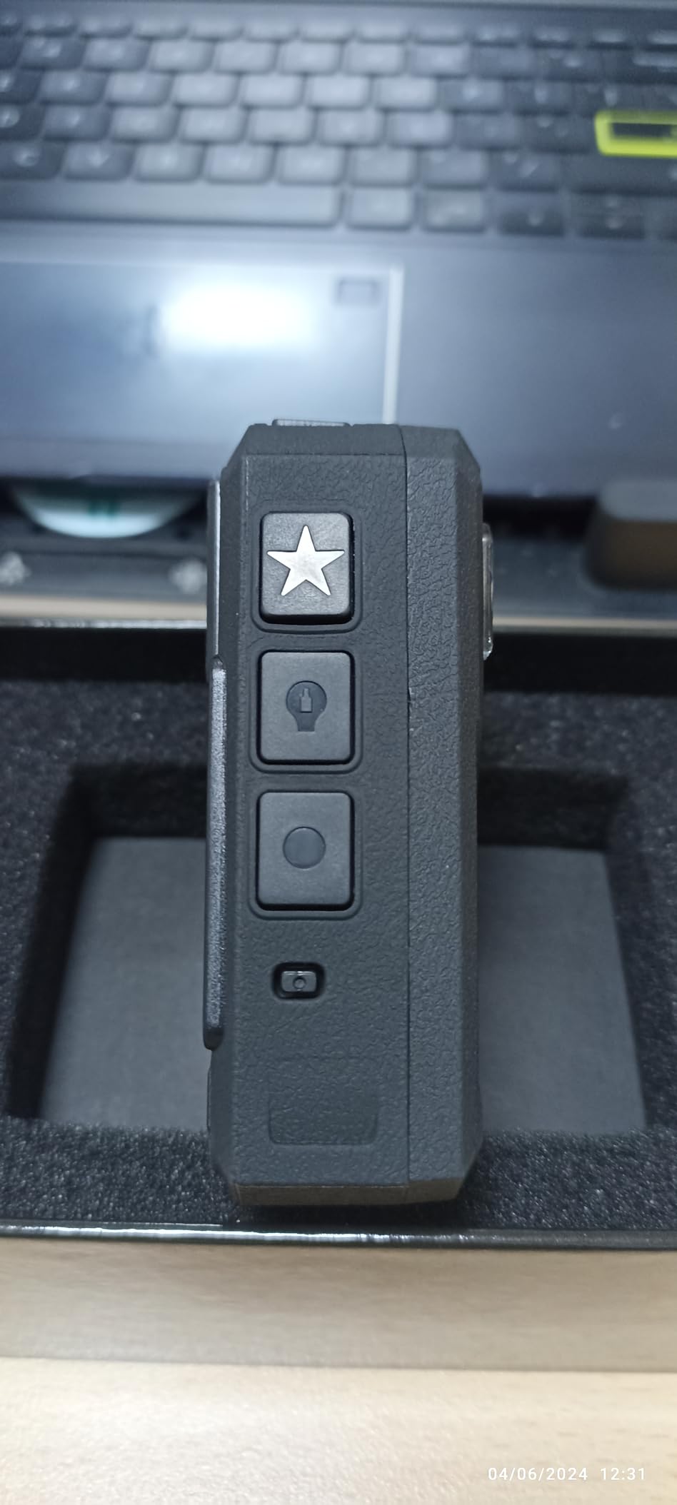 P100 2K Police Body Camera 128GB Body Cam 12 Hours Continuous Recording USB-C Infrared Night Vision Waterproof Shockproof Lightweight Data-encrypt for Law Enforcement Record customer photo 1