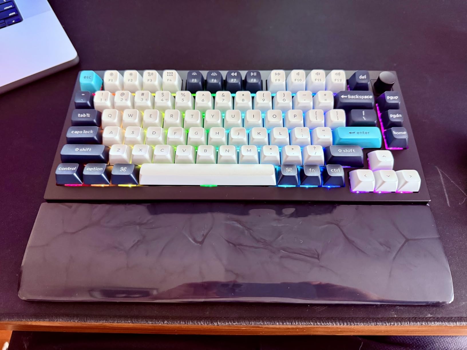 Keychron Q1 Max RGB QMK/VIA Custom Mechanical Keyboard, Hot-Swappable Full Metal Programmable Knob with Gateron Jupiter Banana Switch, 2.4 GHz/Bluetooth/Wired Gaming Keyboard for Mac Windows Linux customer photo 2