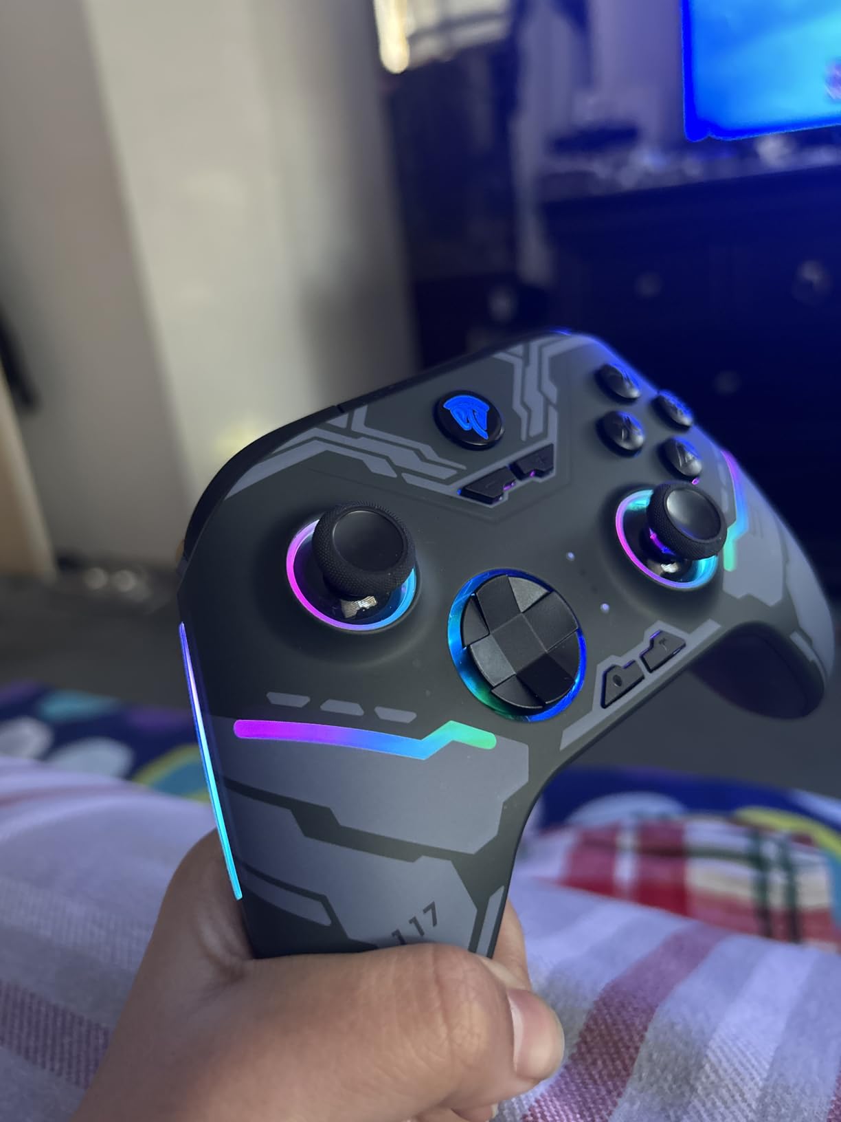 EasySMX X15 Wireless PC Controller with Hall Effect Joysticks & Triggers, RGB Lighting, 2 Back Buttons, 1000mAh Battery, Bluetooth Game Controller for Windows PC, Steam, Switch & Android customer photo 2