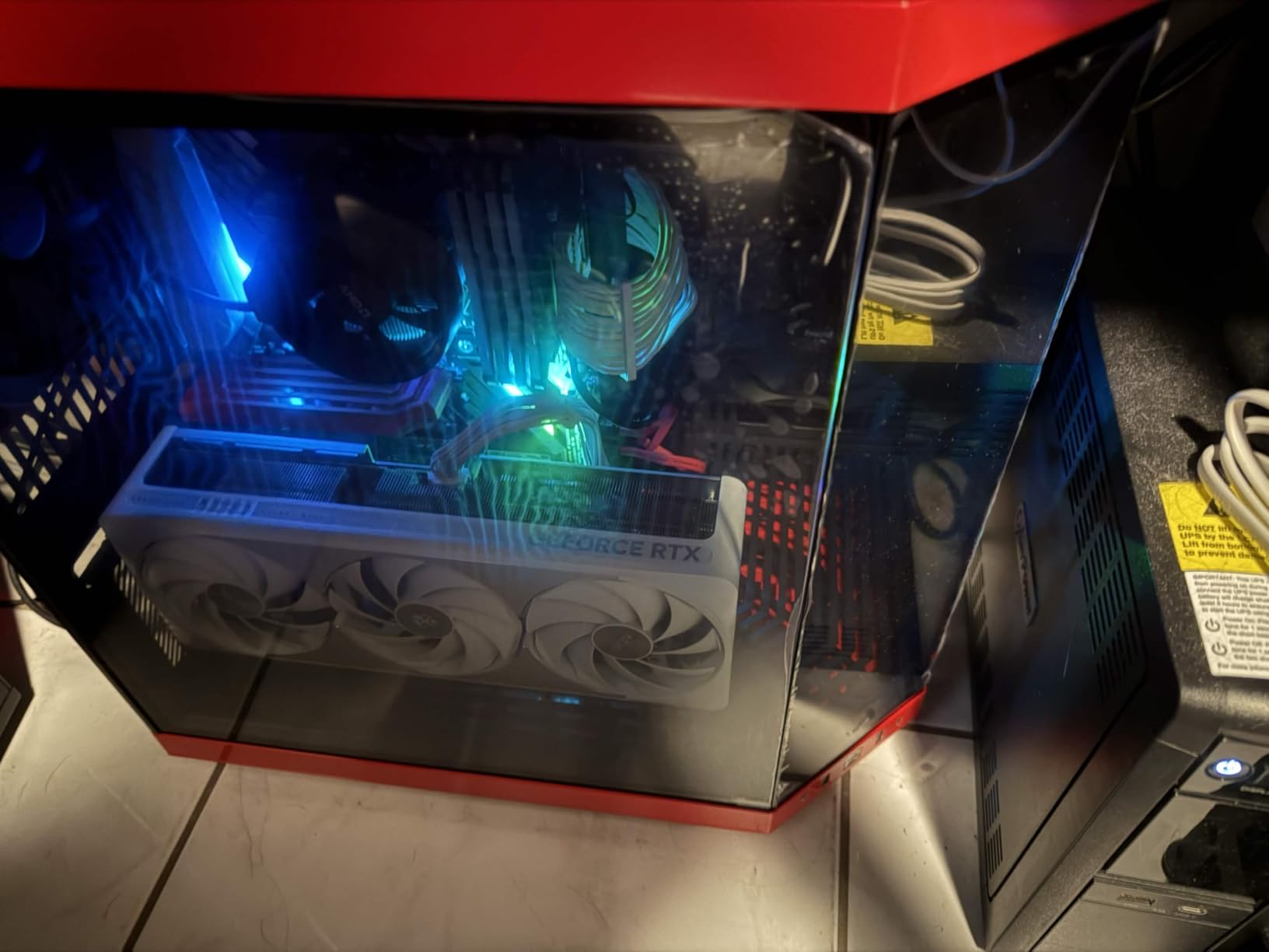 HYTE Y70 Modern Aesthetic Gaming PC Case - Panoramic Glass | High-Airflow Design | Cable Management | Dual Chamber ATX Mid-Tower Chassis | 10 Fan Capacity | Luxury PCIe 4.0 Riser Cable - Snow White customer photo 1