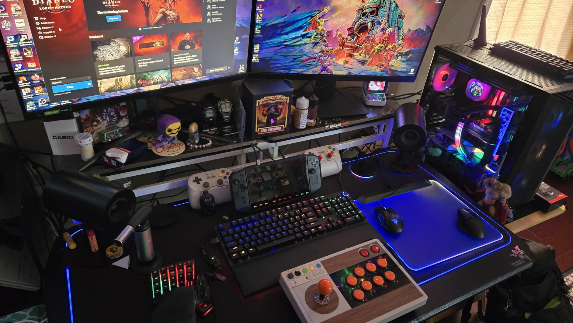 Razer Firefly V2 Pro Fully Illuminated RGB Gaming Mouse Mat: Backlit Design - 15 Zone Chroma Lighting - USB 2.0 Port - Detachable USB Type C Cable - Micro Textured Surface - Anti Slip Base customer photo 1
