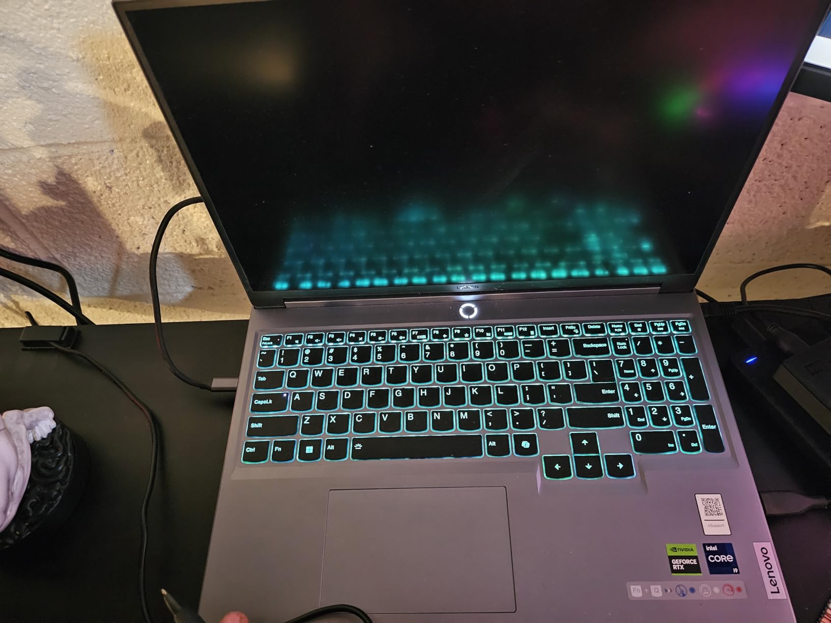 Lenovo Legion 5i - 16” Display - Intel Core i9-14900HX - NVIDIA GeForce RTX 4070-32GB RAM - 512GB SSD - G-SYNC - Windows 11 Home - USB-A and C Ports - Privacy Shutter Camera - Luna Grey customer photo 1