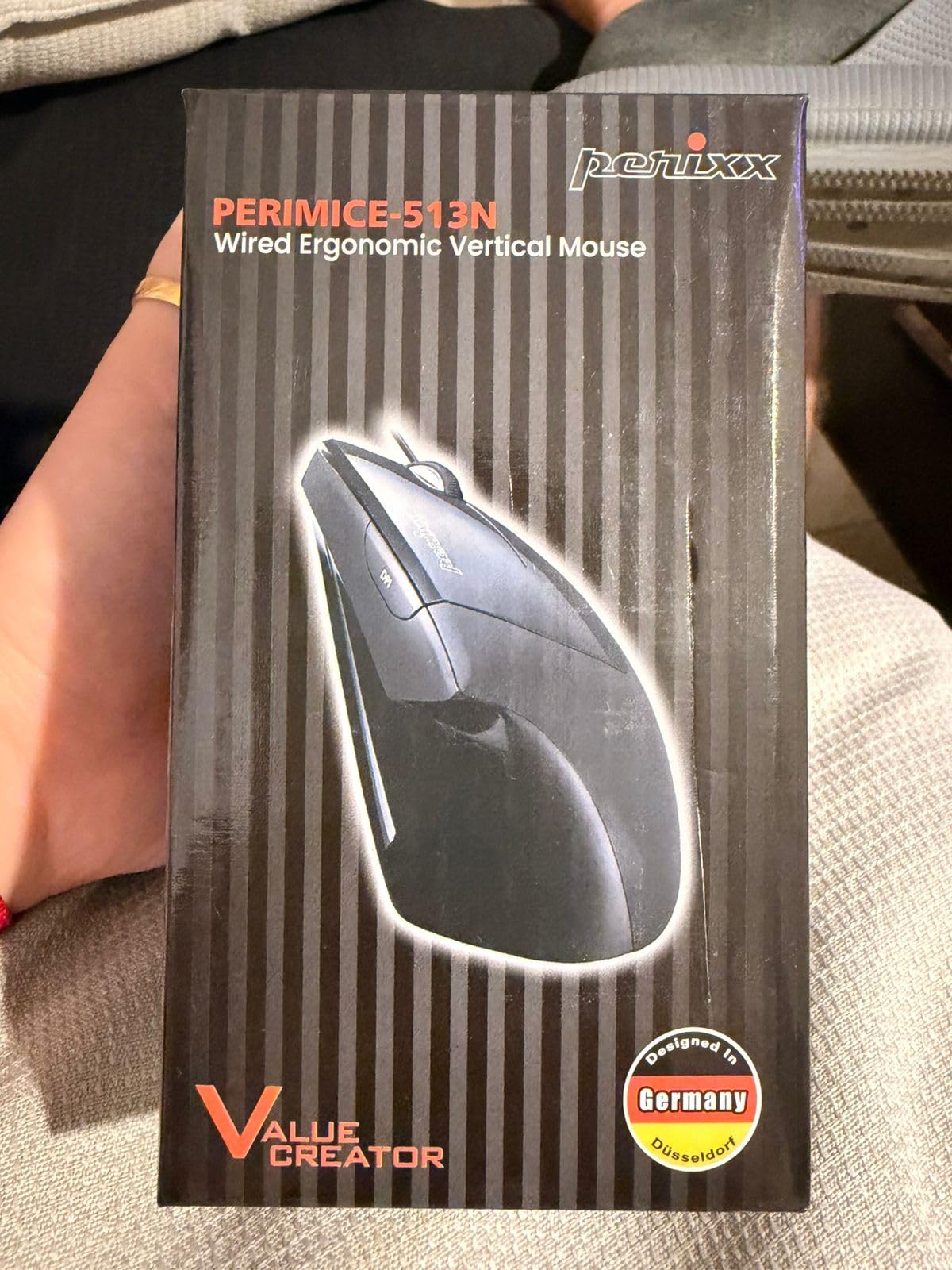Perixx PERIMICE-513 Wired Ergonomic Vertical Mouse - 6 Buttons with 1000/1600/3200/6400 DPI - Right-Handed Design - Wired USB 5.9ft Cable - Black customer photo 1