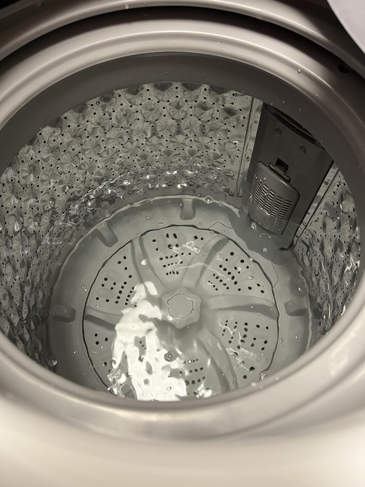 BLACK+DECKER 4.5 Cu. Ft. Front Load Washer, Full Size Washing Machine with 12 Cycles, ENERGY STAR certified Washer Machine, Hot & Cold Inlet Hoses, LED Display, 120V, BFLW45M, White customer photo 2
