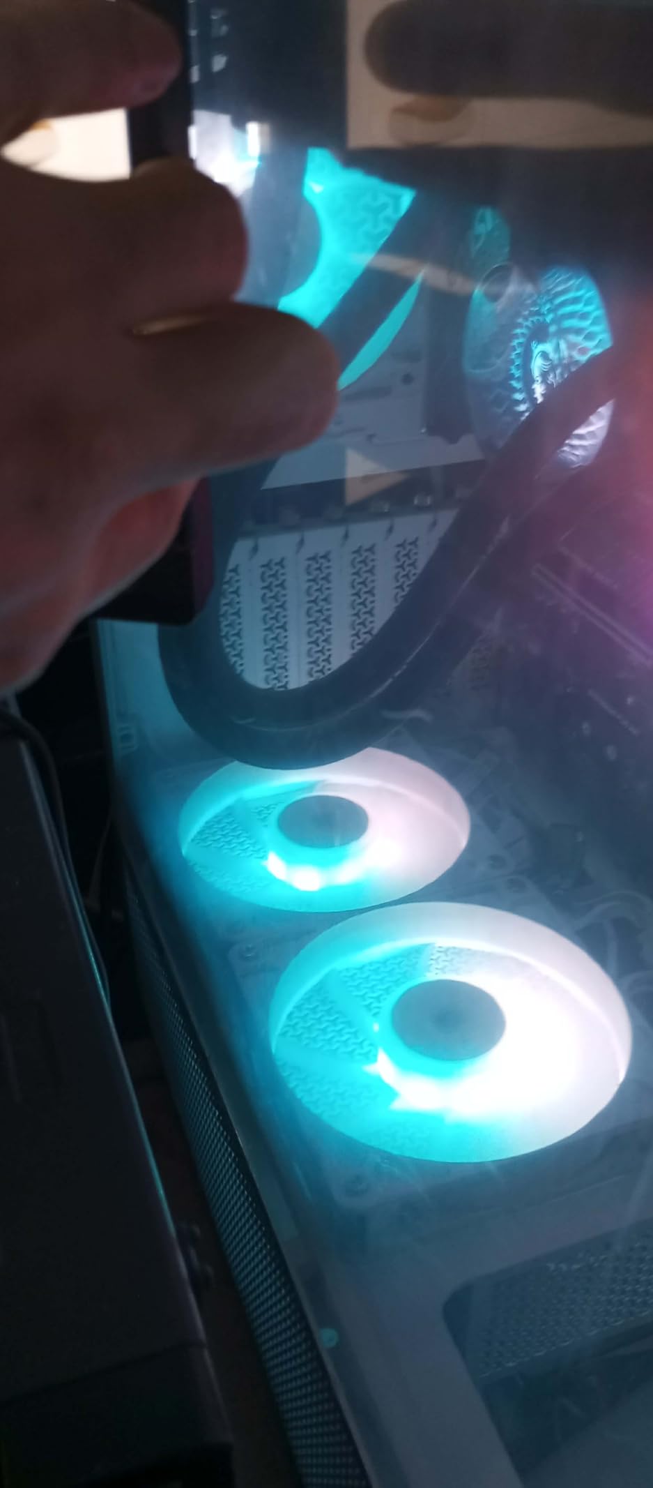 CORSAIR RS120 ARGB 120mm PWM Fans - Daisy-Chain Connection - Low-Noise - Magnetic Dome Bearing - Triple Pack - Black customer photo 2