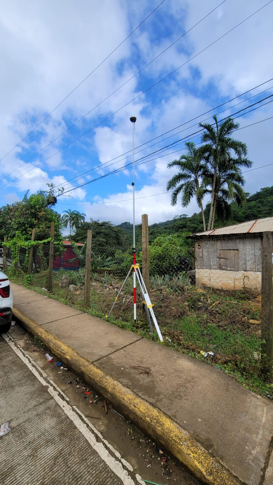 E1 RTK GNSS Survey Equipment GPS Receiver with IMU Rover & Base Handheld Collector Land Surveying Equipment, Navigation System Survey Software (Include Pole, Tribrach, Tripod) customer photo 1