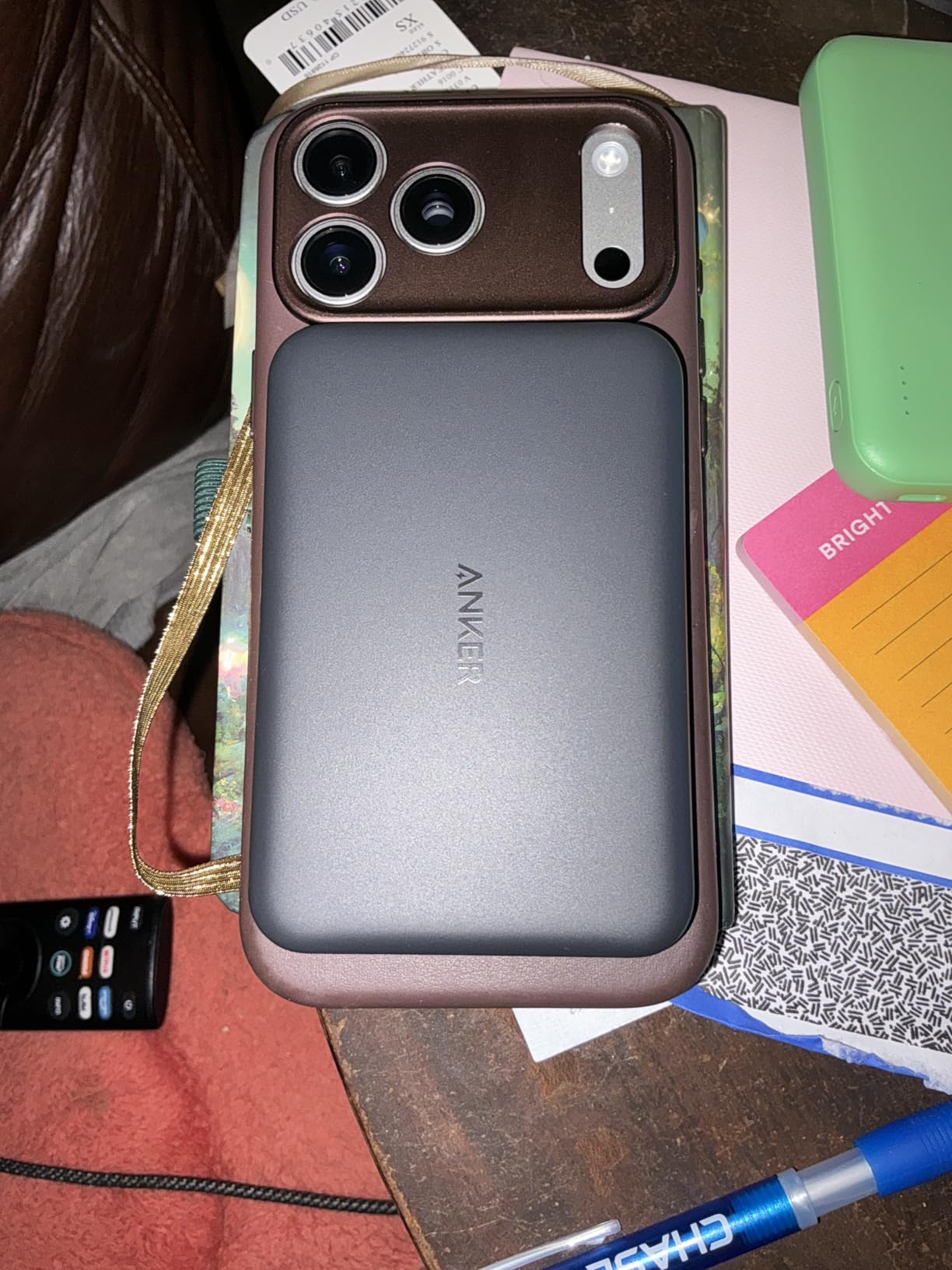 Anker MagGo Power Bank, 10,000mAh Qi2-Certified 15W Portable Charger | Slim and Fast MagSafe-Compatible Battery Pack, Ergonomic Design, for iPhone 16 / 15 / 14 / 13 Series and More customer photo 2