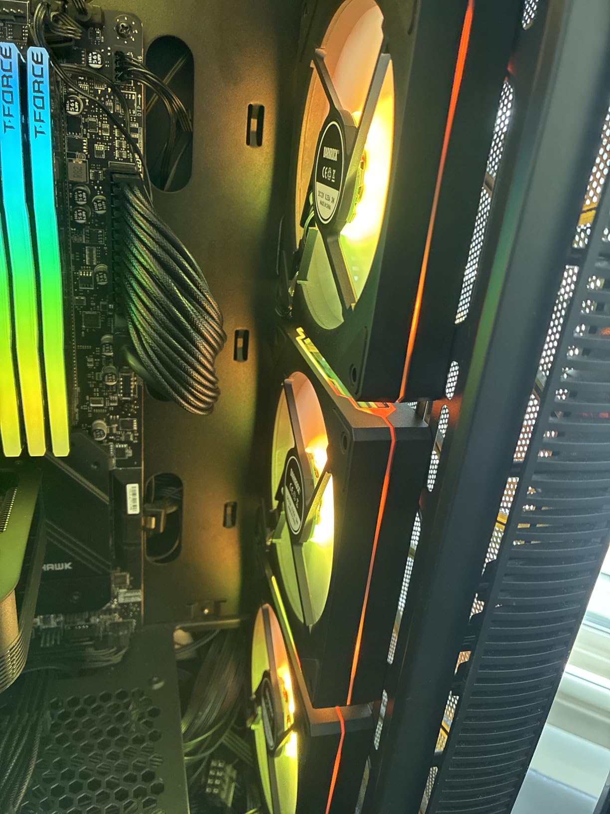 DARKROCK F120 3in1 120mm Infinite Mirror Design Case Fans with 24 LED Lights PWM Control & ARGB Effect, Hydraulic HDB Bearing for Low-Noise Operation - Suitable for Most PC Cooling Systems - Black customer photo 2