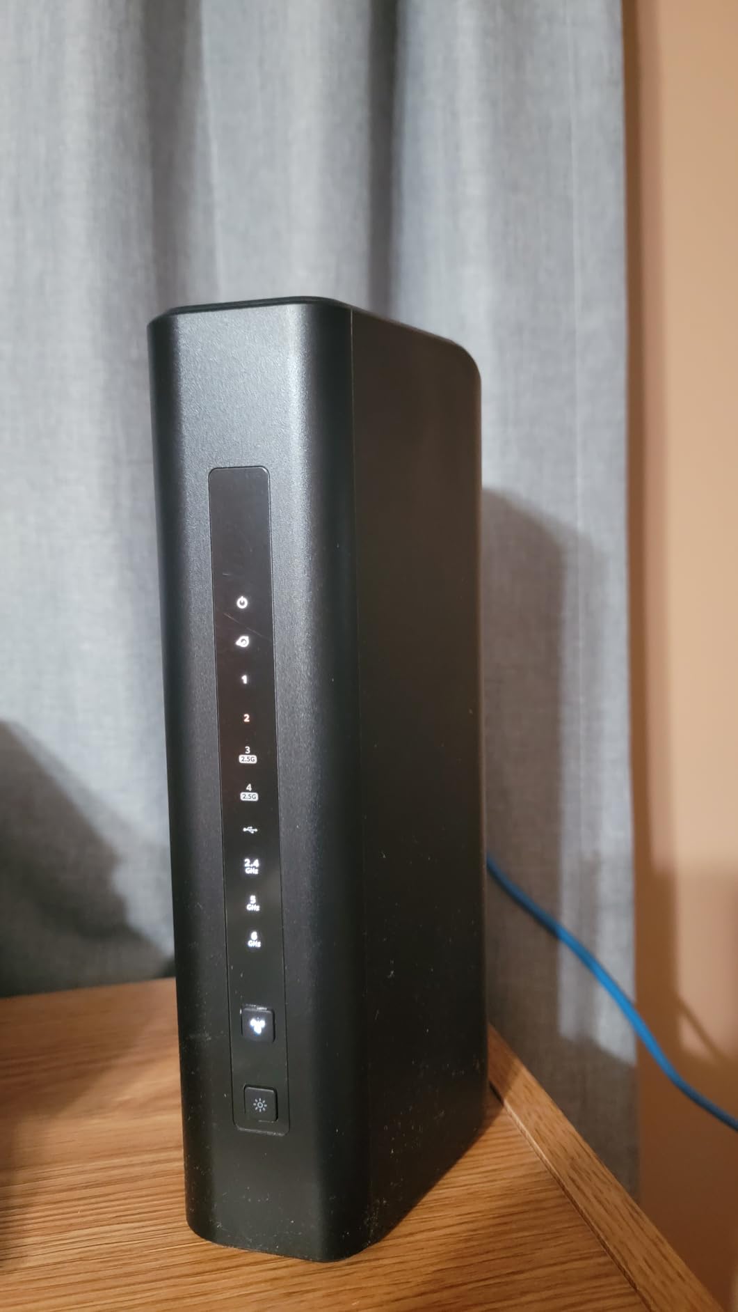 NETGEAR Nighthawk Tri-Band WiFi 7 Router (RS600) - BE18000 Wireless Speed (up to 18 Gbps) - 10 Gig Internet Port - Covers up to 3,300 sq. ft., 150 Devices - Free Expert Help customer photo 1