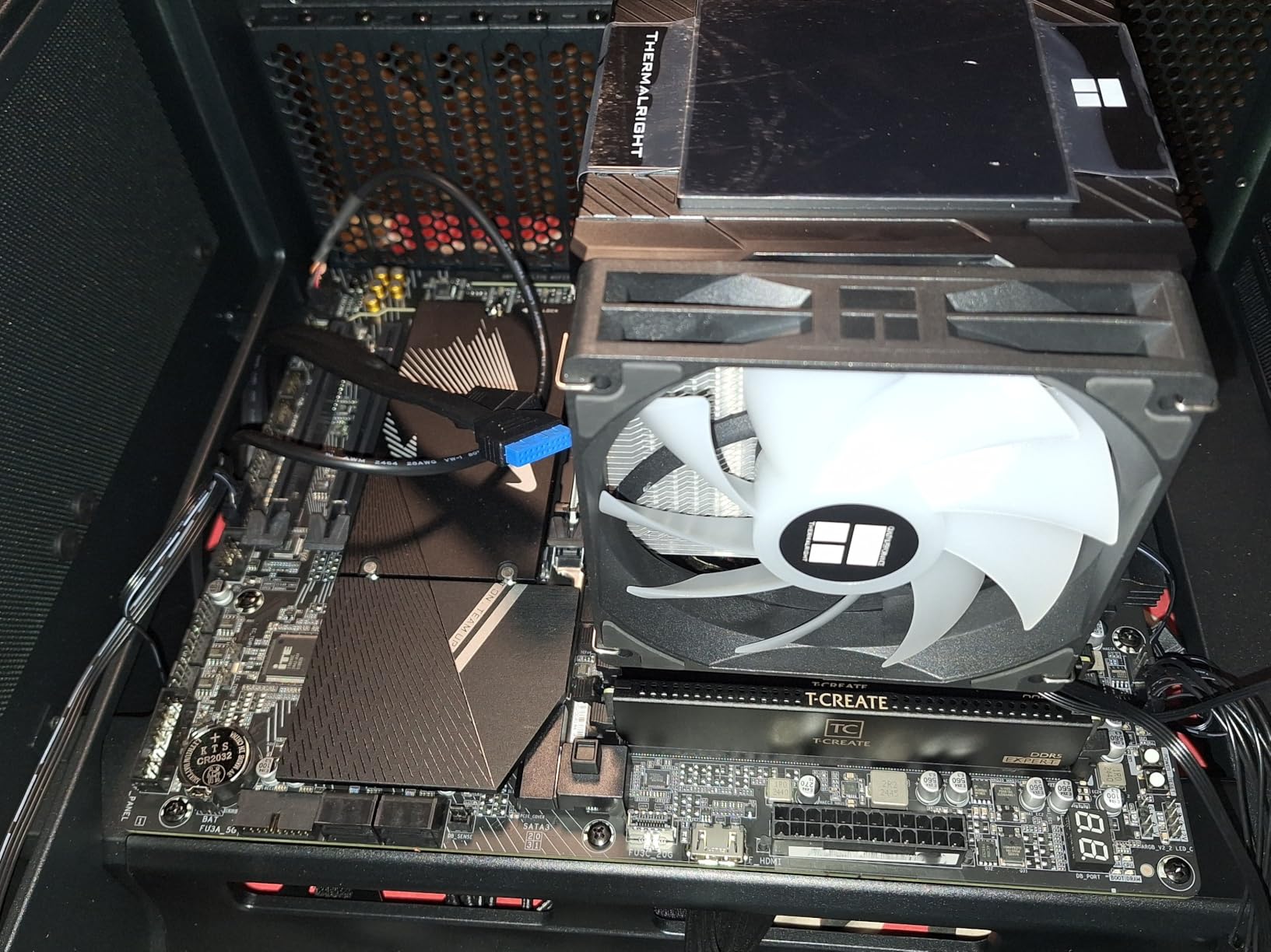 GIGABYTE X870 AORUS Elite WIFI7 AMD AM5 LGA 1718 Motherboard, ATX, DDR5, 4X M.2, PCIe 5.0, USB4, WIFI7, 2.5GbE LAN, EZ-Latch, 5-Year Warranty customer photo 2