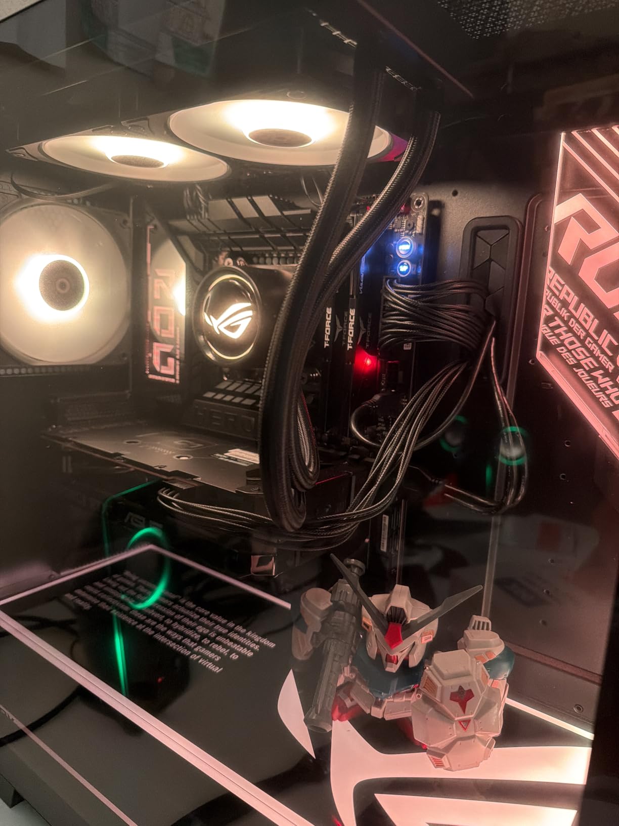 ASUS ROG Maximus Z890 Hero Intel Z890 LGA 1851 ATX Motherboard, Advanced AI PC-Ready, 22+2+1+2 Stages, DDR5, WiFi 7, 3X PCIe 5.0 M.2, Thunderbolt 4, USB Type-C, AI Overclocking/Cooling/Networking customer photo 2