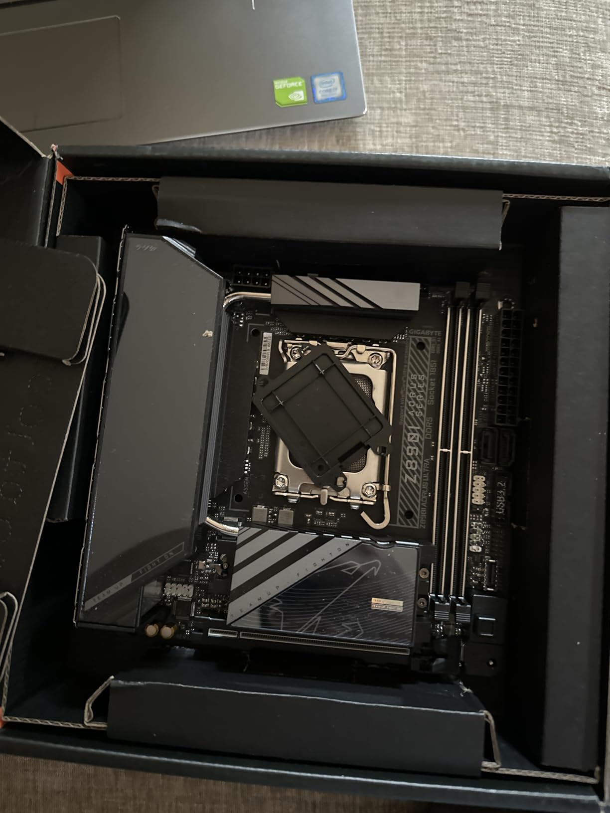 GIGABYTE Z890I AORUS Ultra Ultra Core (Series 2) LGA 1851, Mini-ITX, DDR5, 2X M.2, PCIe 5.0, Thunderbolt 4, WIFI7, 2.5GbE LAN, EZ-Latch customer photo 1