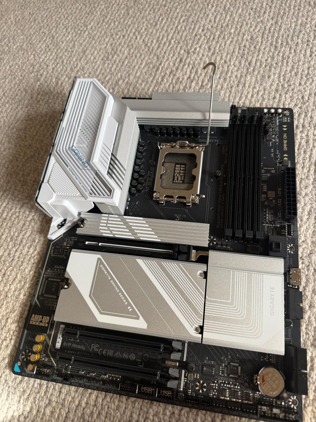 Z890 Gaming X WIFI7 Intel Core Ultra (Series 2) LGA 1851 Motherboard, ATX, DDR5, 4X M.2, PCIe 5.0, USB4, WIFI7, 2.5GbE LAN, EZ-Latch customer photo 1