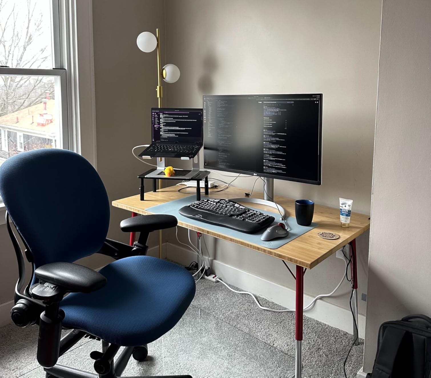 LG 32UP83AK-W 32-inch Ultrafine 4K UHD (3840 x 2160) IPS Computer Monitor, 60Hz, HDR10, Built-in Speaker, Reader Mode, HDMI, DisplayPort, USB Type-C 60W PD customer photo 2