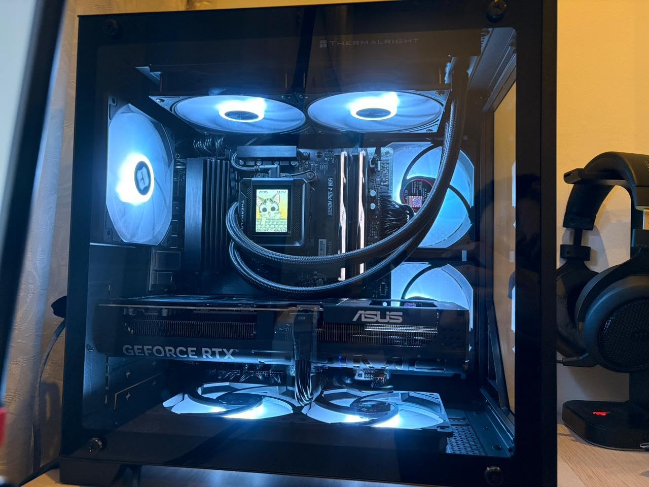Thermalright FW 240 SE ARGB Black-AIO CPU Liquid Cooler, IPS LCD Screen with 320 * 240 Resolution, for AM4/AM5, Intel LGA1700/1851, 2-inch Magnet-Absorbent LCD Screen for Images-Black, PC CPU Water Cooler customer photo 2