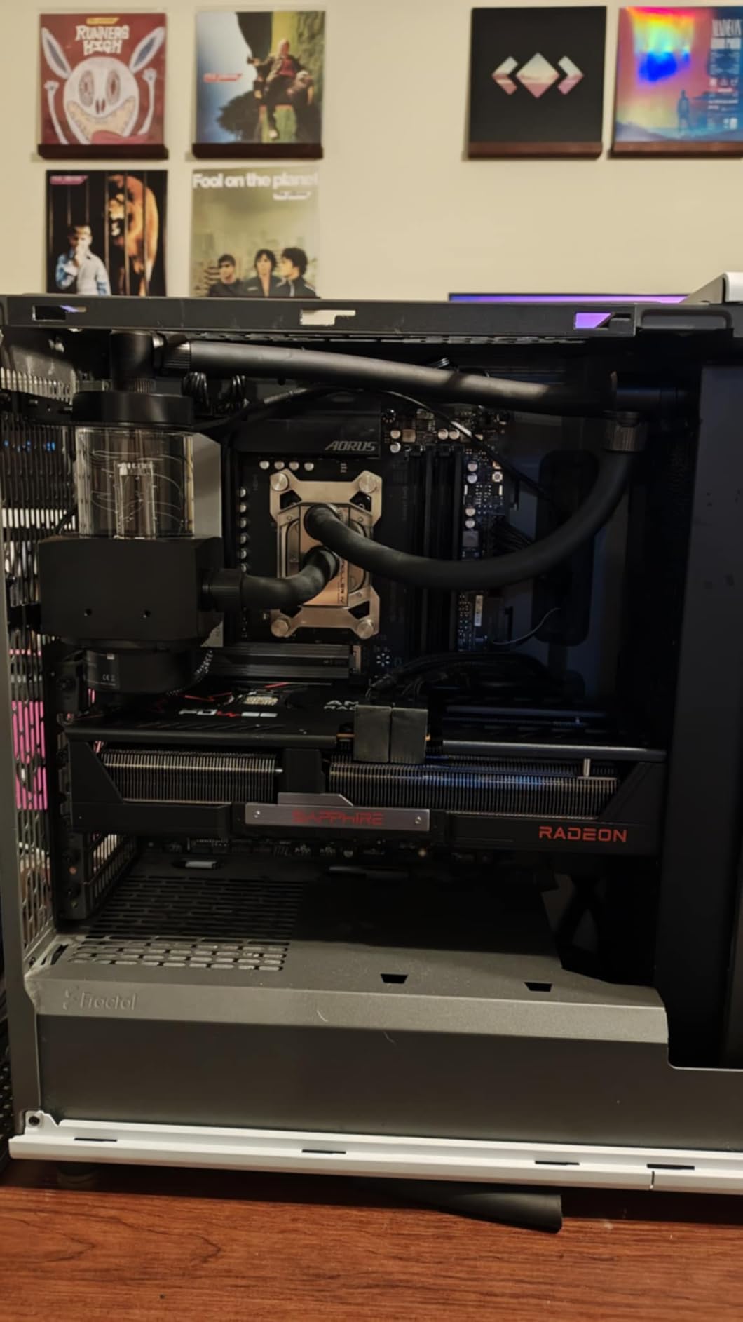 Sapphire 11348-03-20G Pulse AMD Radeon™ RX 9070 XT Gaming Graphics Card with 16GB GDDR6, AMD RDNA 4 customer photo 2