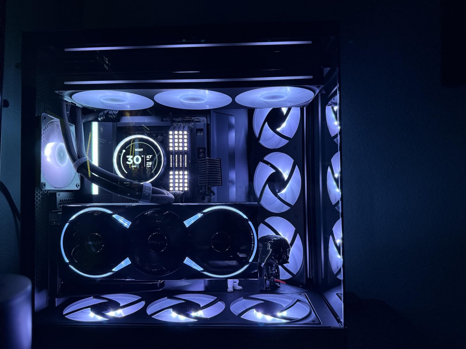 NVIDIA GeForce RTX 5090 OC Triple Fan Graphics Card (32GB GDDR7, 512-bit, Boost Speed: 2527 MHz, PCIe 5.0, HDMI/DP 2.1, 3.5-Slot, NVIDIA Blackwell Architecture, DLSS 4) customer photo 1